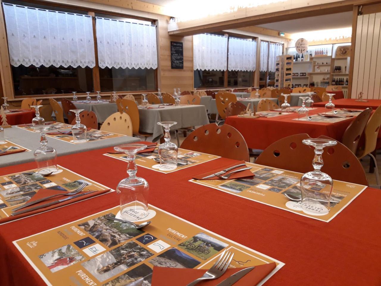 فندق Le Relais Nordique Giron المظهر الخارجي الصورة